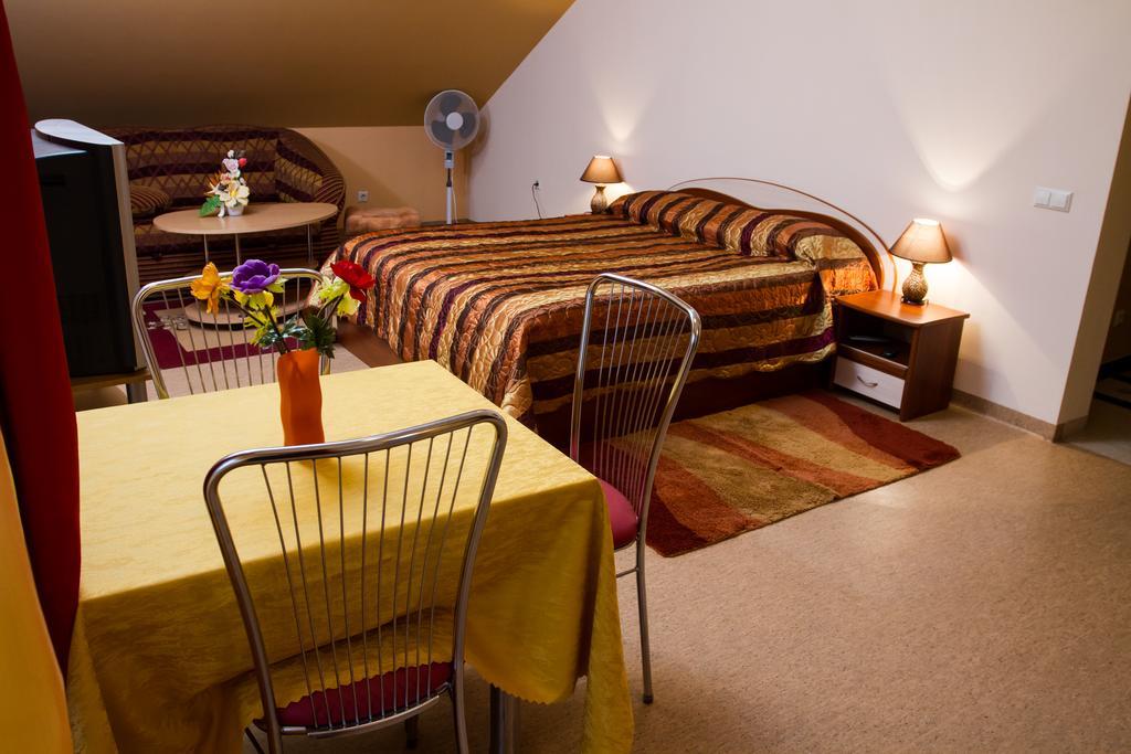Po Juros Banga Hotel Palanga Kültér fotó